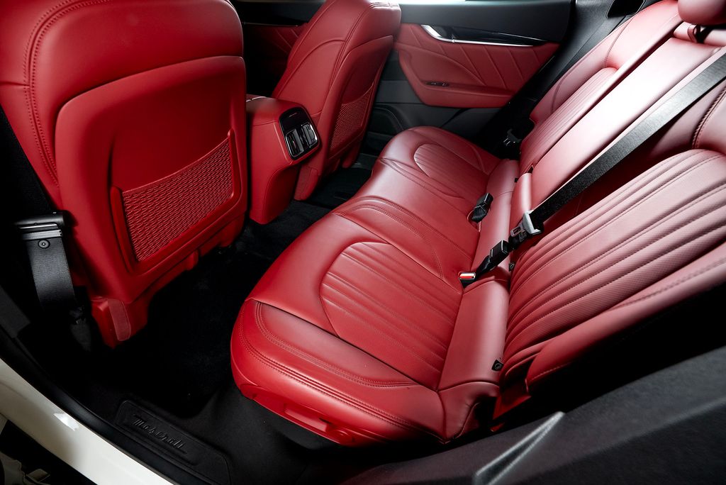 2022 Maserati Levante GT photo 24