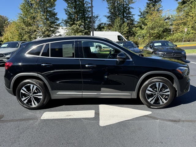 2025 Mercedes Benz GLA 250 4MATIC photo 2