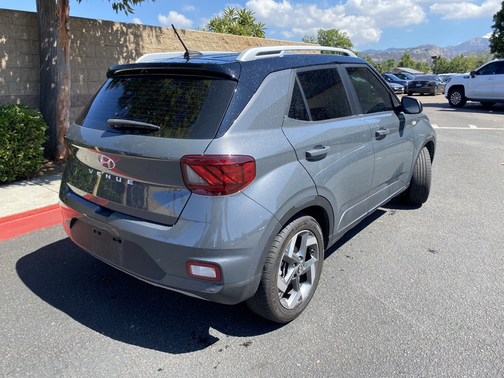 2024 Hyundai Venue Limited photo 7