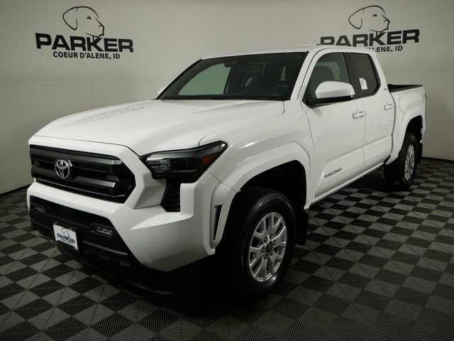 2025 Toyota Tacoma SR5's photo