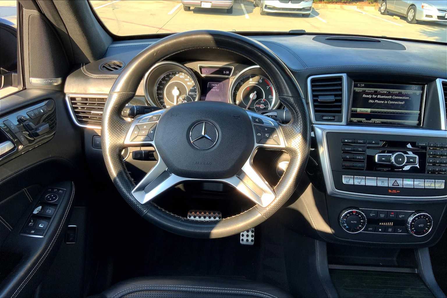 2015 Mercedes Benz ML 63 photo 2