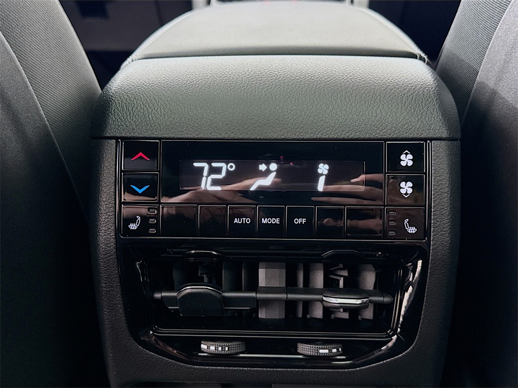 2025 Jeep Grand Cherokee Limited photo 26