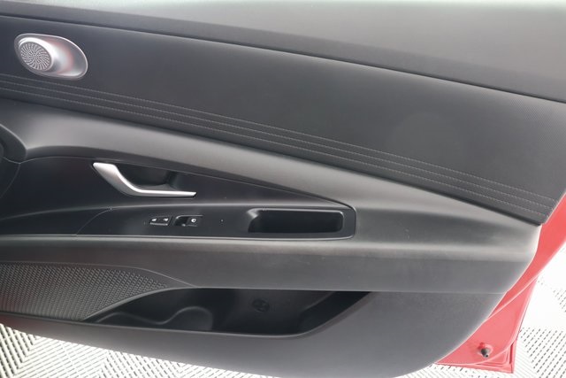 2023 Hyundai Elantra SEL photo 26