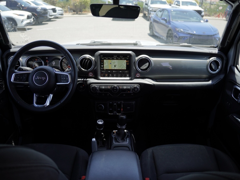 2023 Jeep Wrangler Sahara photo 21