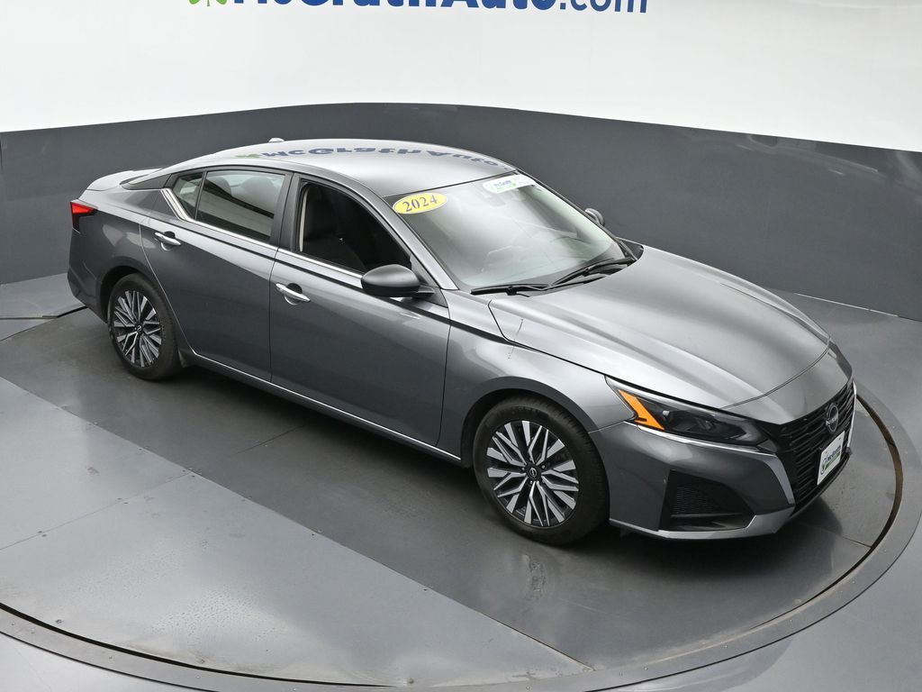 Certified 2024 Nissan Altima SV with VIN 1N4BL4DV3RN372984 for sale in Marion, IA