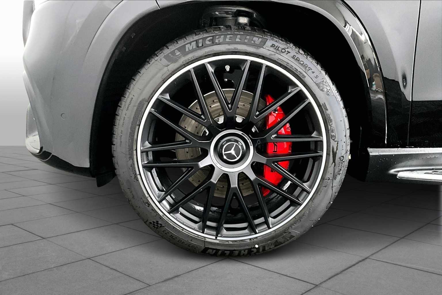 2026 Mercedes Benz GLS AMG 63 photo 17