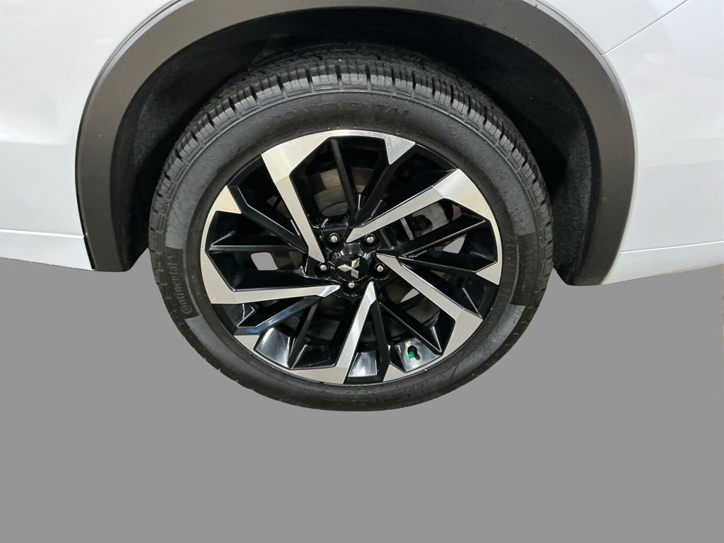 2024 Mitsubishi Outlander SEL photo 16