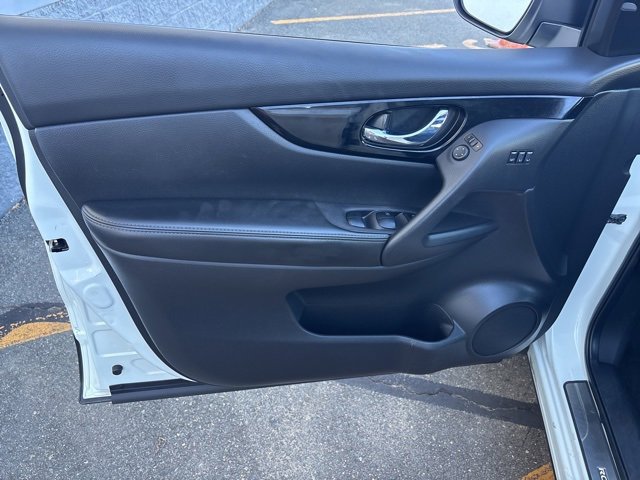 2022 Nissan Rogue Sport SL photo 9