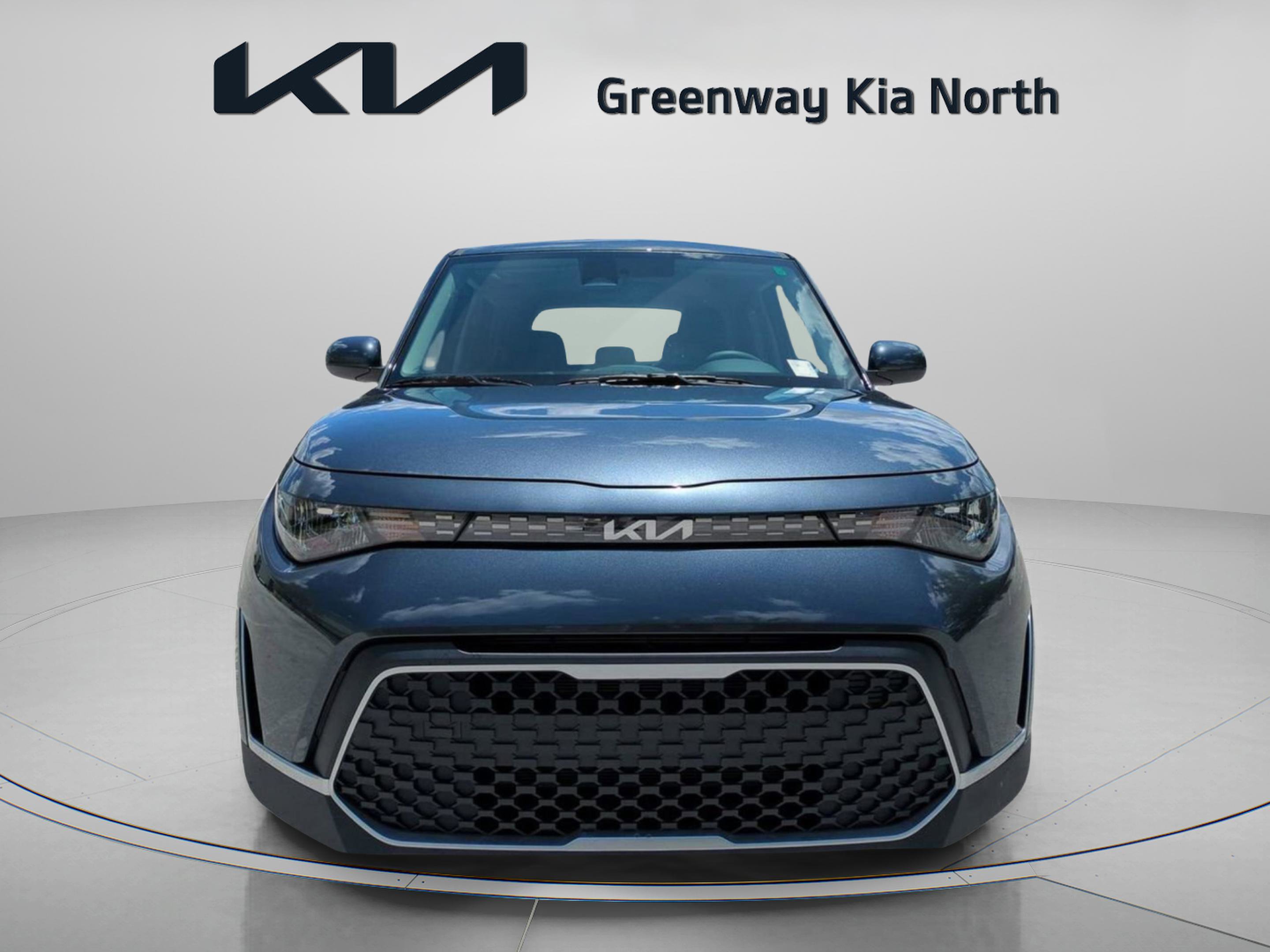 2025 Kia Soul LX photo 2