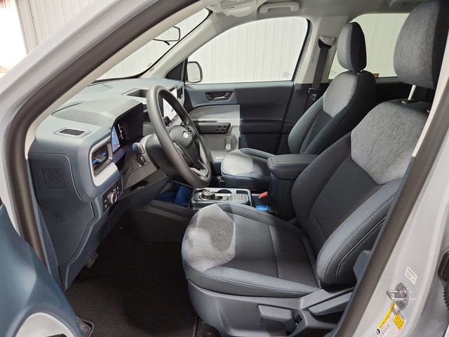 2025 Ford Maverick XLT photo 2