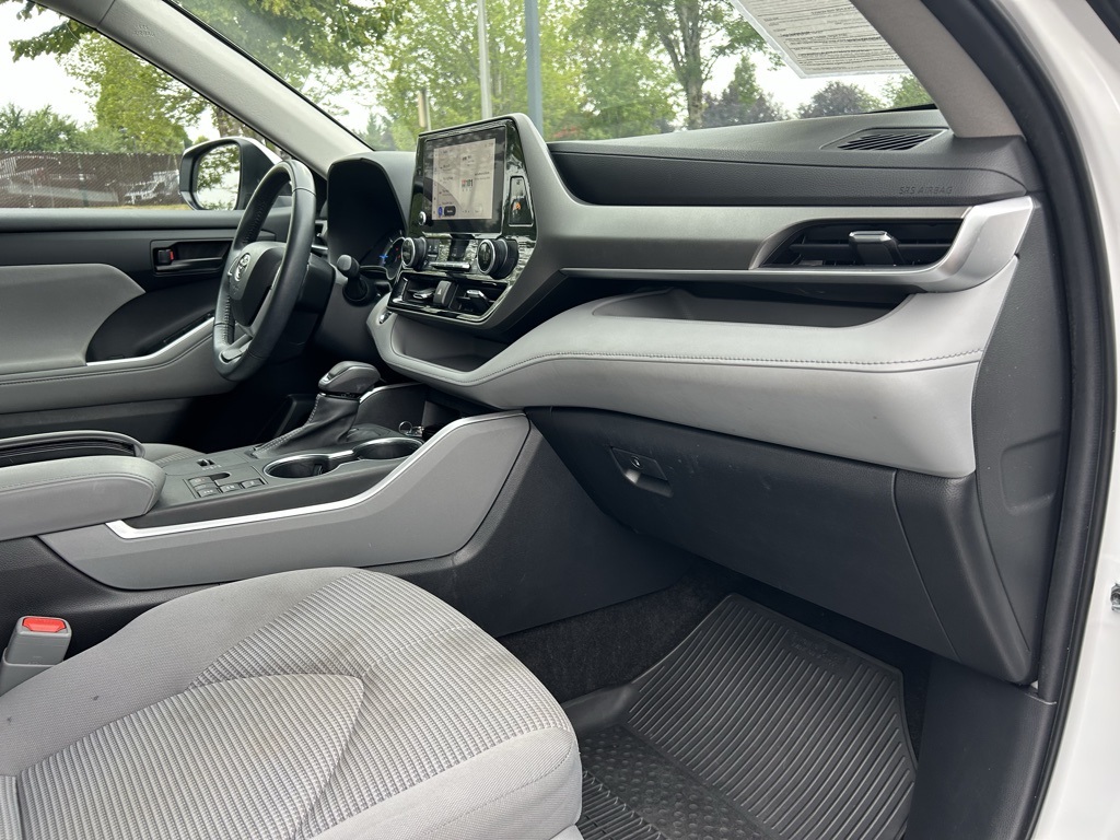 2023 Toyota Highlander Hybrid LE photo 22