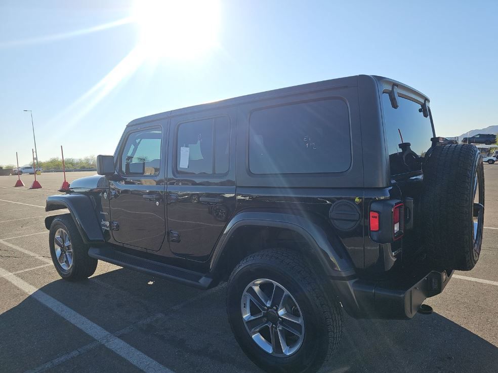 2022 Jeep Wrangler Unlimited Sahara photo 3