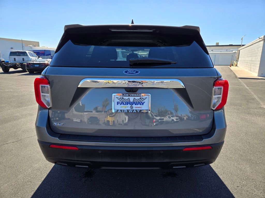 2023 Ford Explorer XLT photo 3