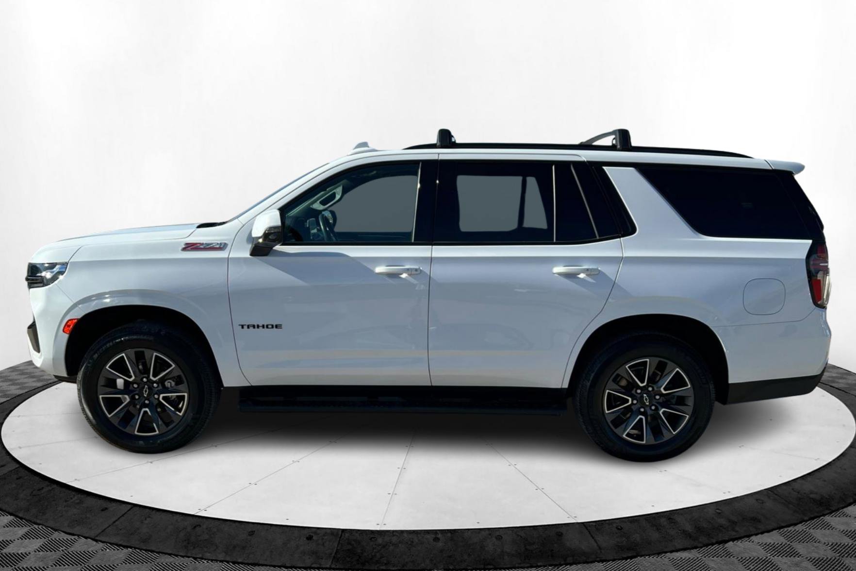 2022 Chevrolet Tahoe Z71 photo 2