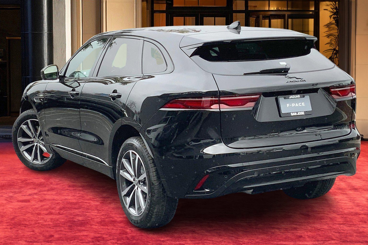 2025 Jaguar F-PACE P250 R-Dynamic S photo 3