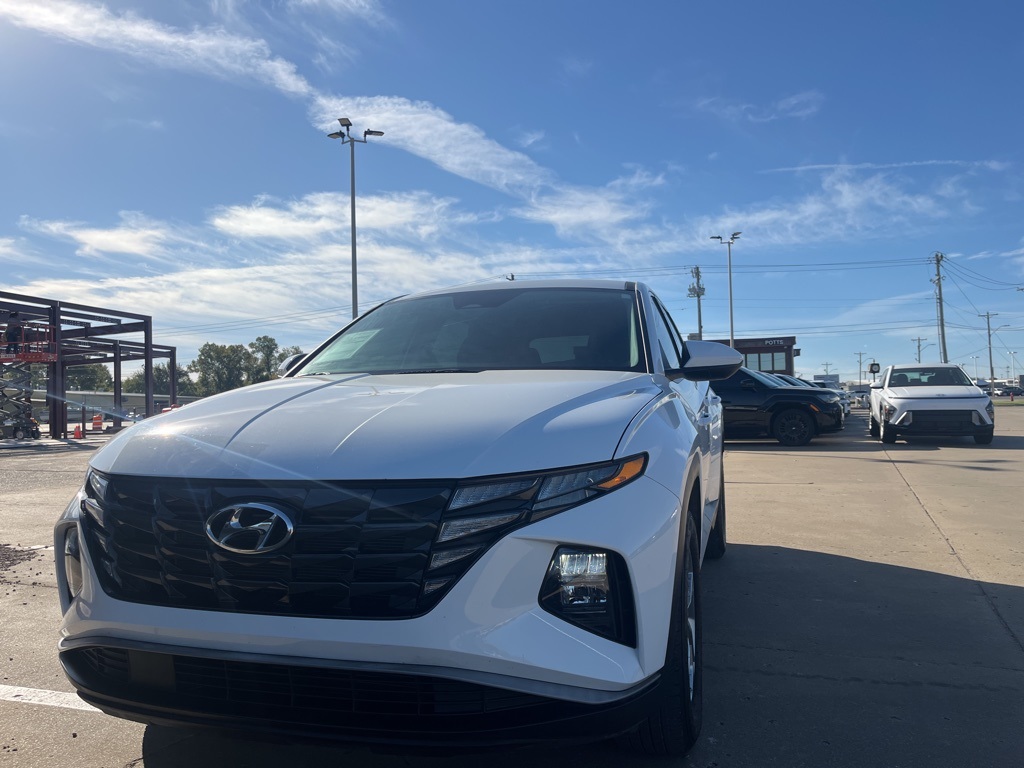 2023 Hyundai Tucson SE photo 2