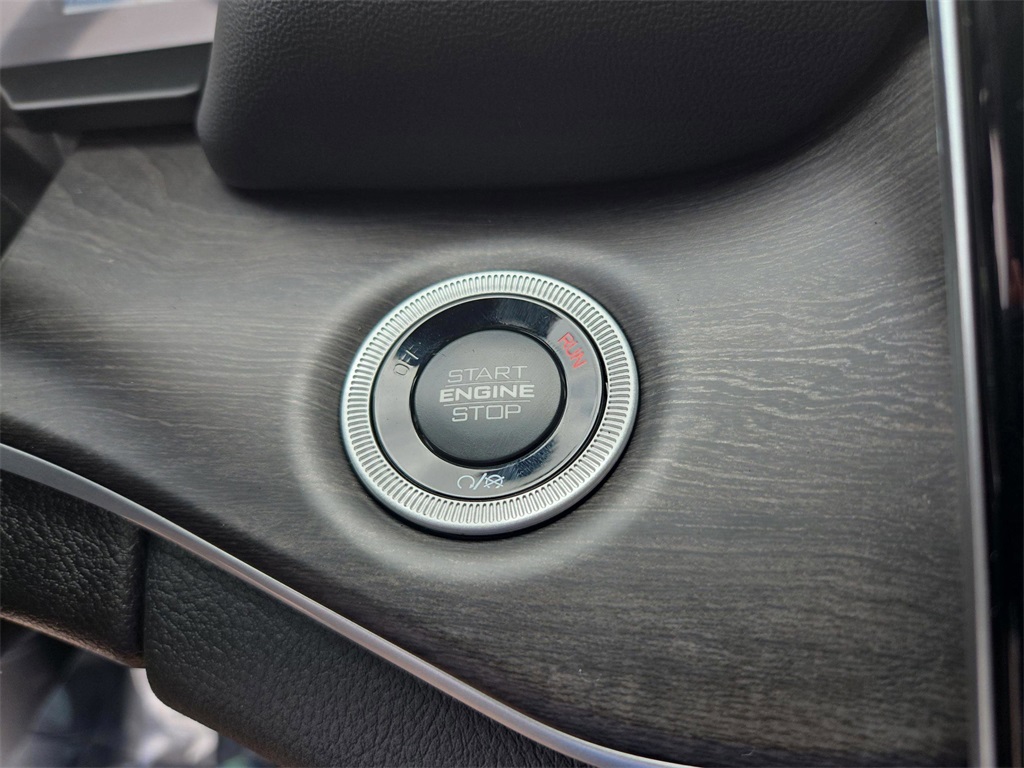 2025 Jeep Grand Cherokee Limited photo 19