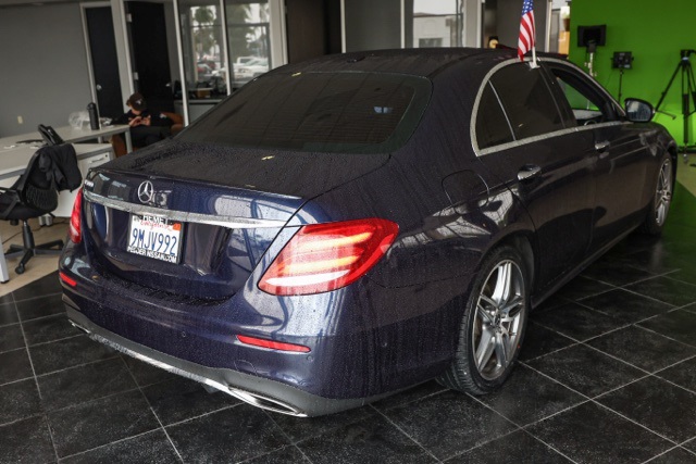 2019 Mercedes Benz E 300 photo 2