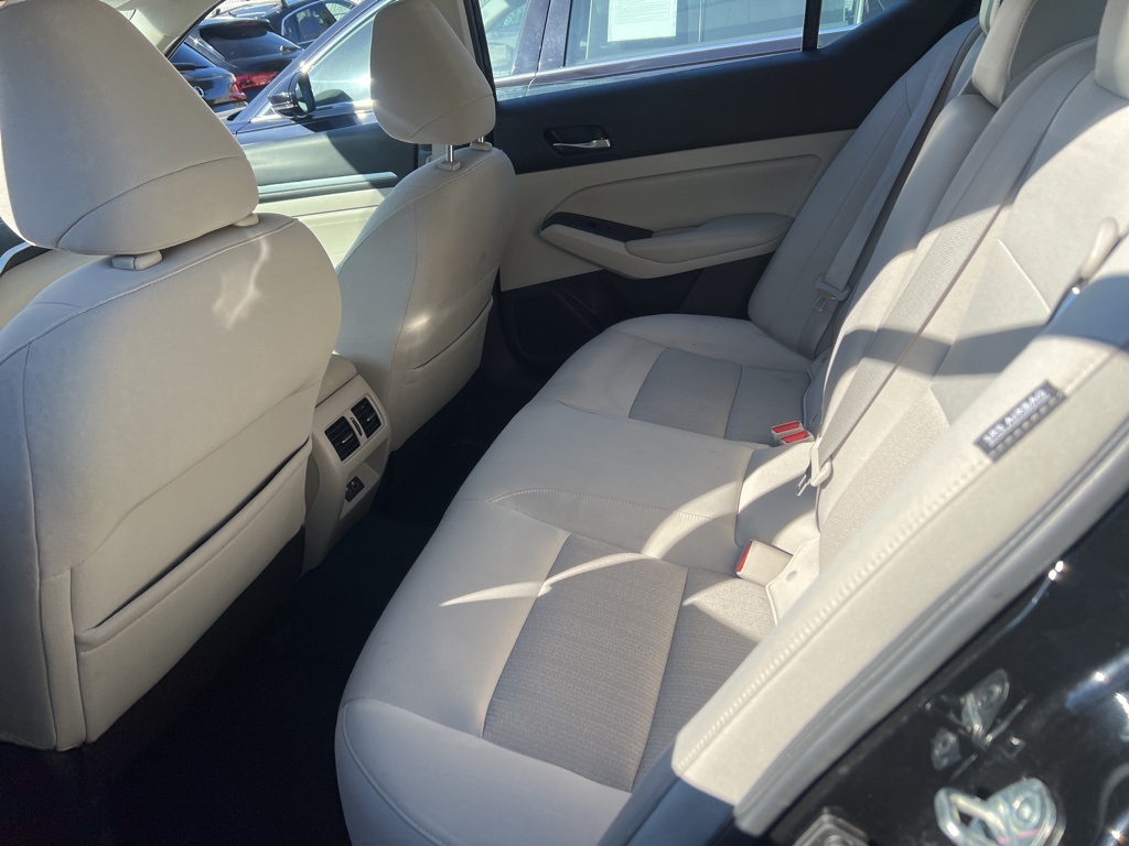 2019 Nissan Altima 2.5 SV photo 4