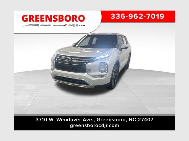 2024 Mitsubishi Outlander SE's photo