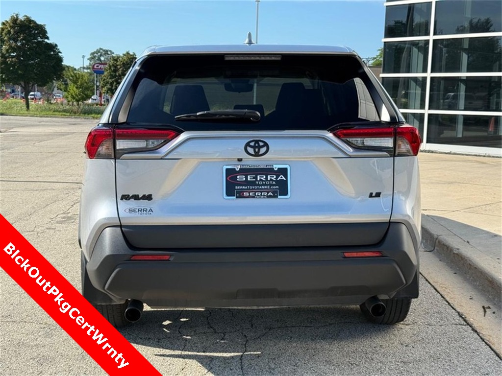 2024 Toyota RAV4 LE photo 4