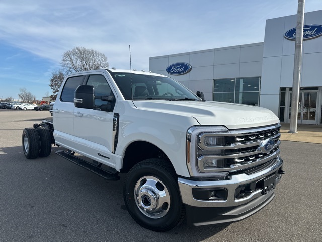 2026 Ford F-350 Lariat photo 3