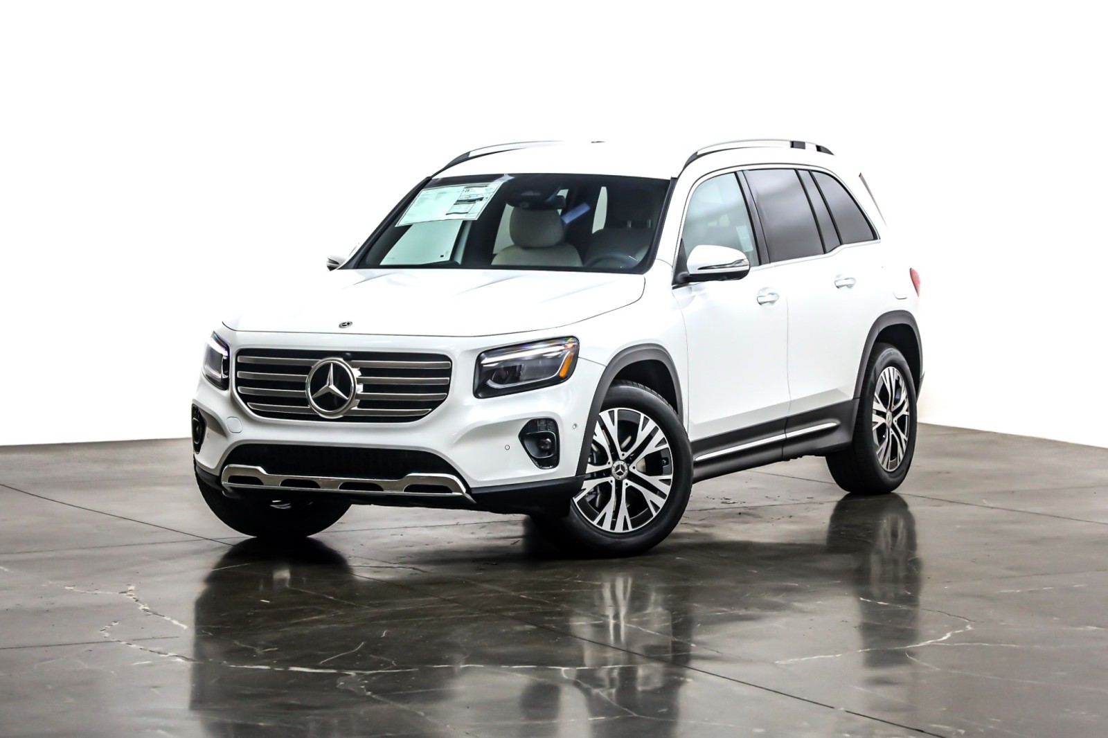 2026 Mercedes-Benz GLB GLB 250's photo