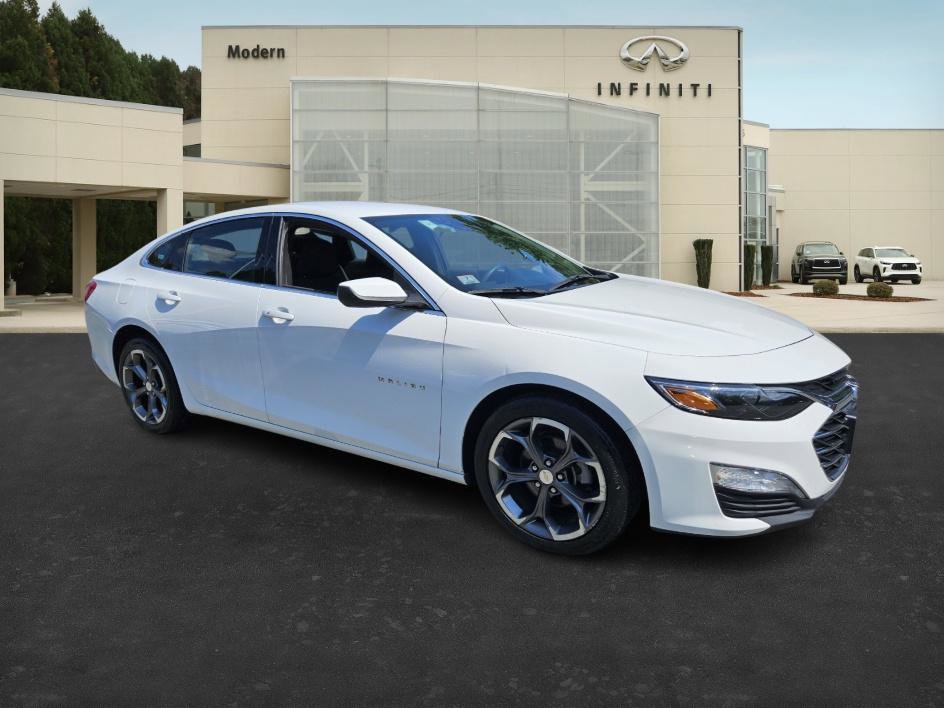 2023 Chevrolet Malibu 1LT photo 2