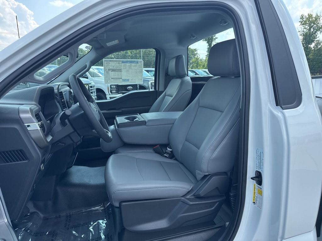 2025 Ford F-150 XL photo 8