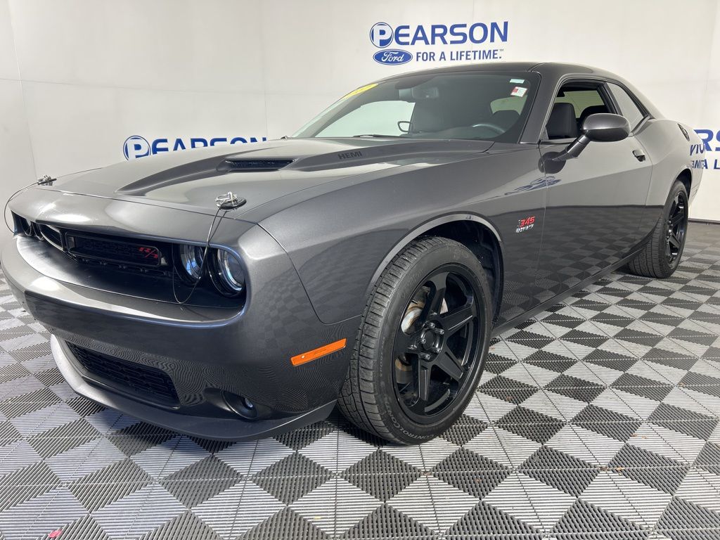 2017 Dodge Challenger R/T's photo