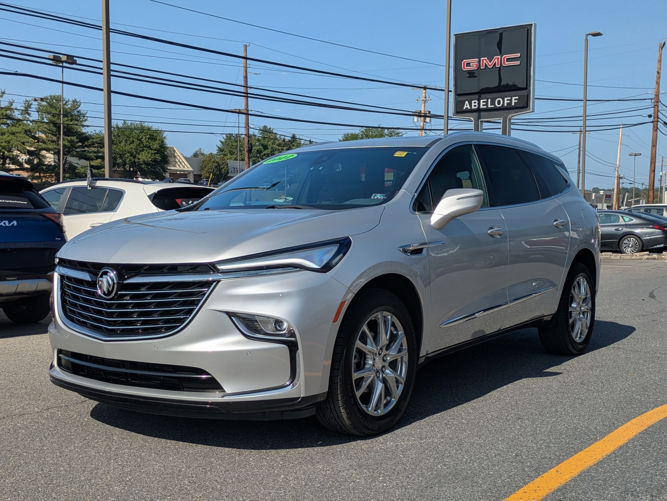 2022 Buick Enclave Essence photo 3