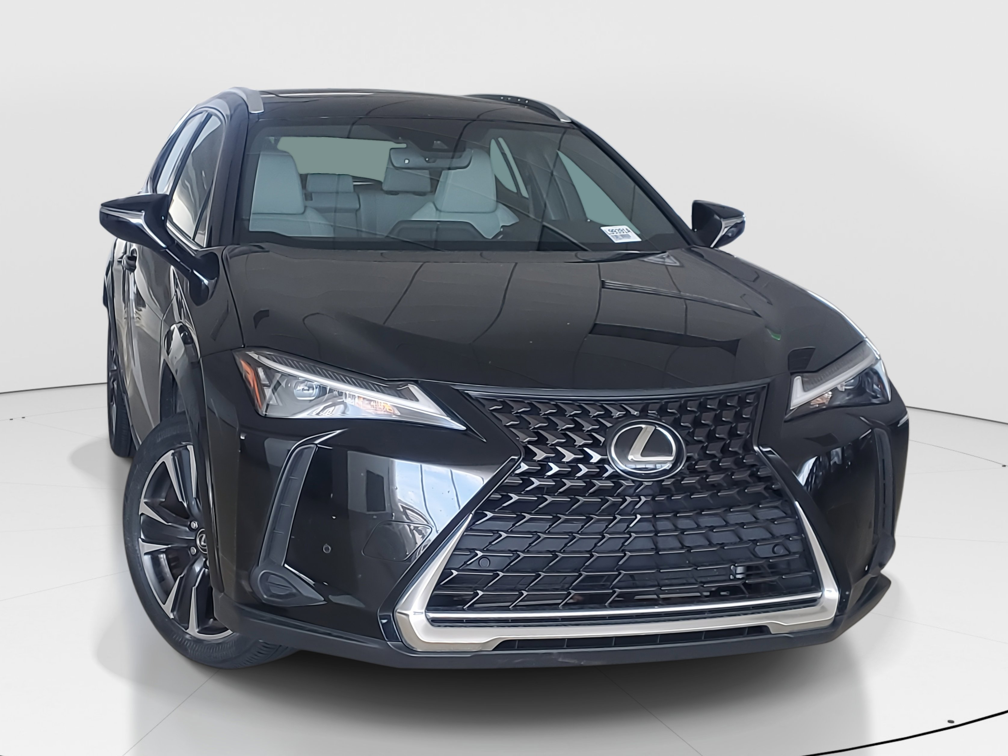 2023 Lexus UX 250h Premium photo 3