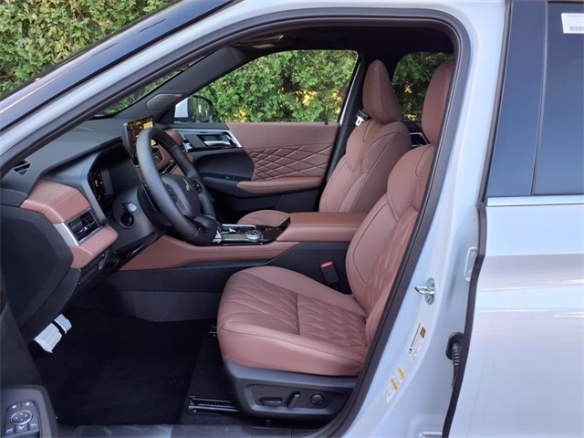 2025 Mitsubishi Outlander SEL photo 3