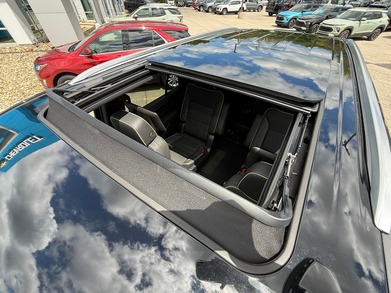 2025 Chevrolet Tahoe Premier photo 16