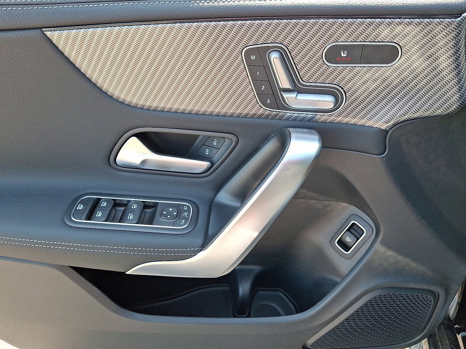 2026 Mercedes Benz CLA 250 4MATIC photo 5