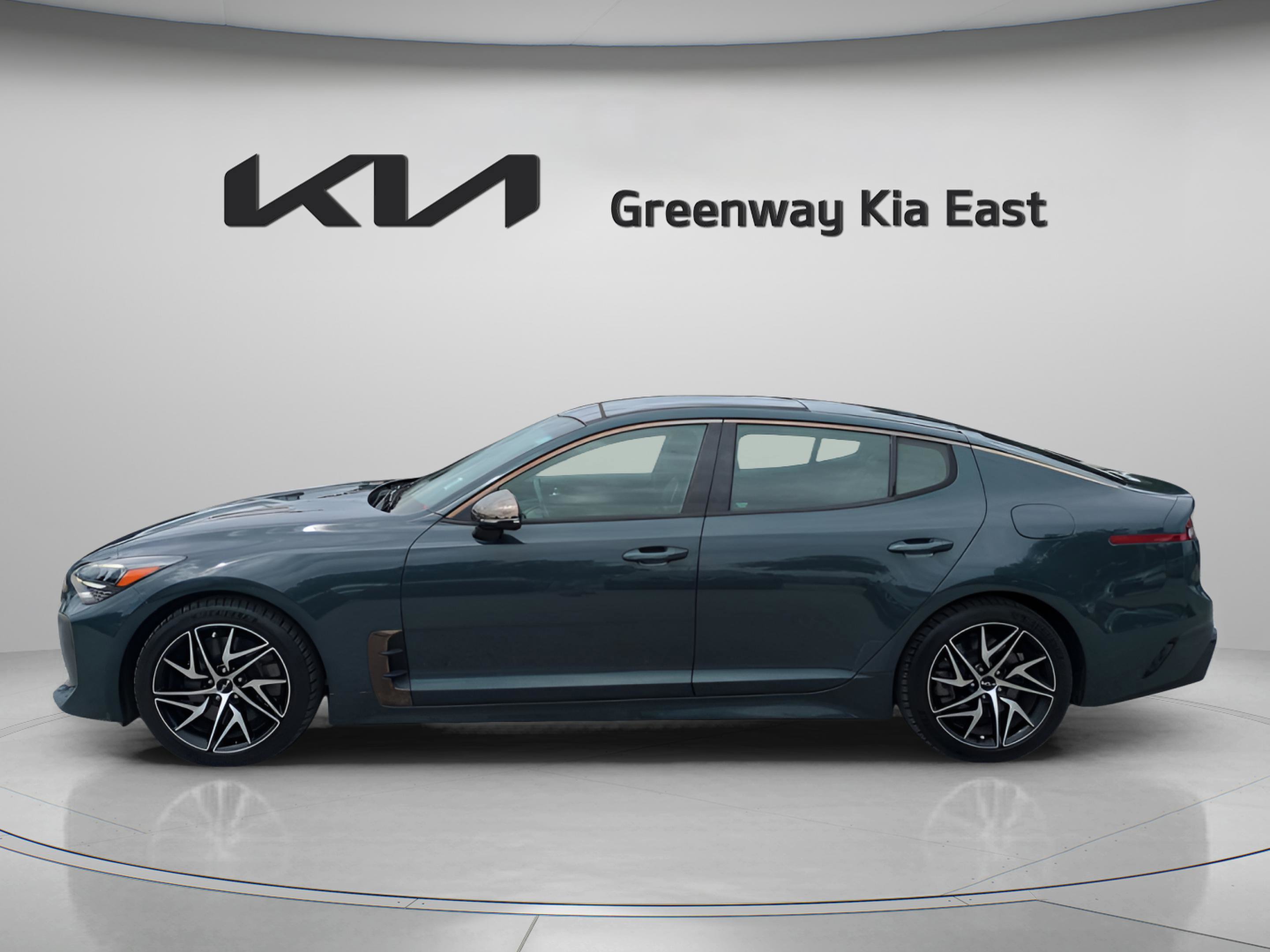 2022 Kia Stinger GT-Line photo 4
