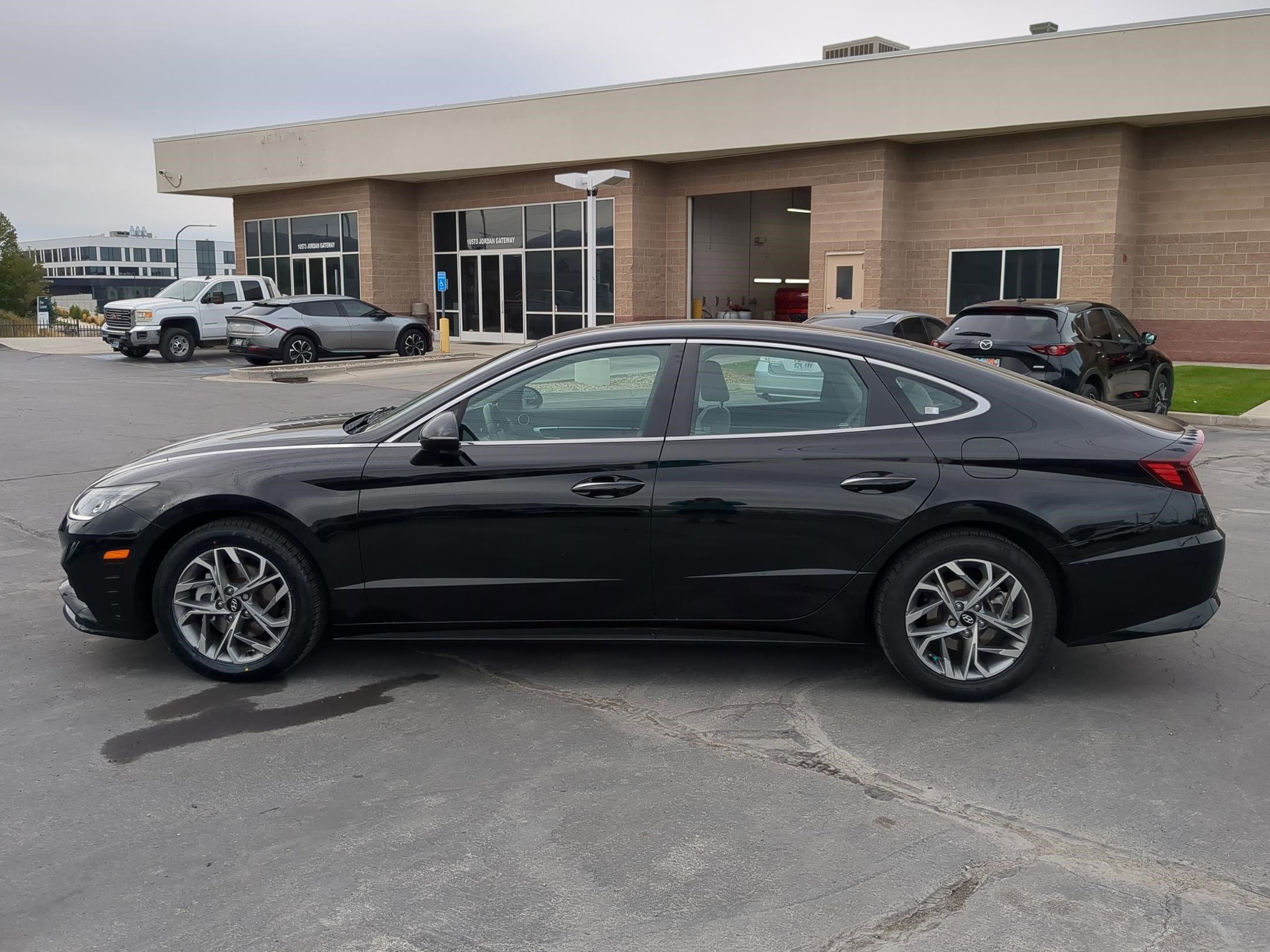 2020 Hyundai Sonata SEL photo 2