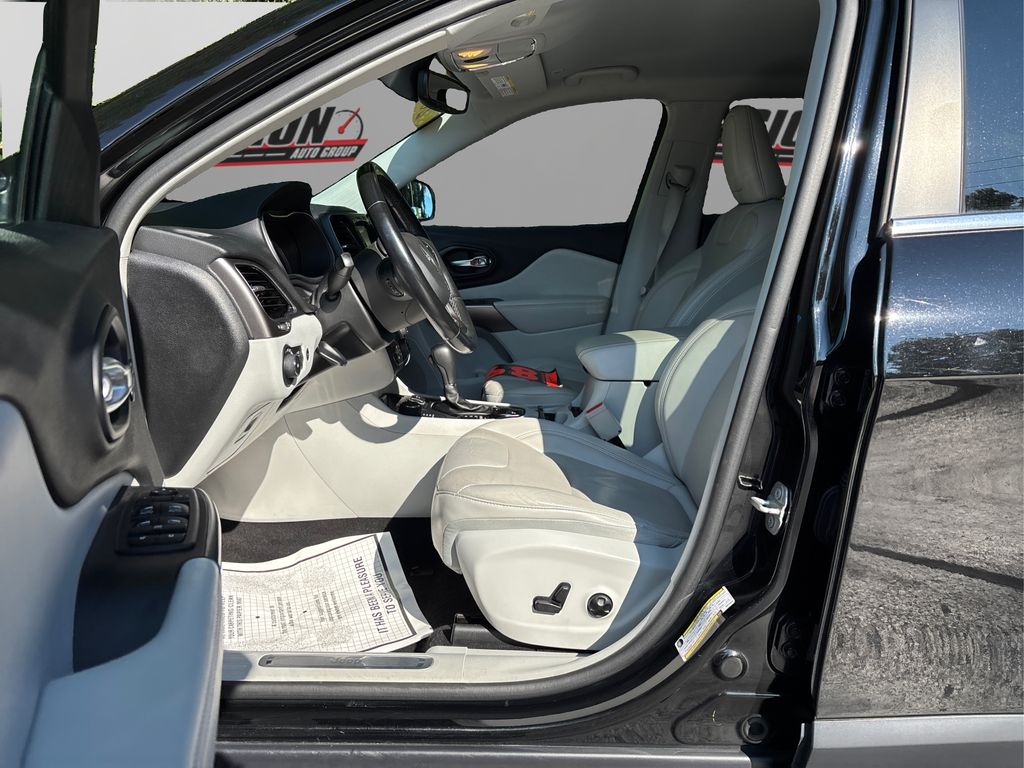 2019 Jeep Cherokee Limited photo 6