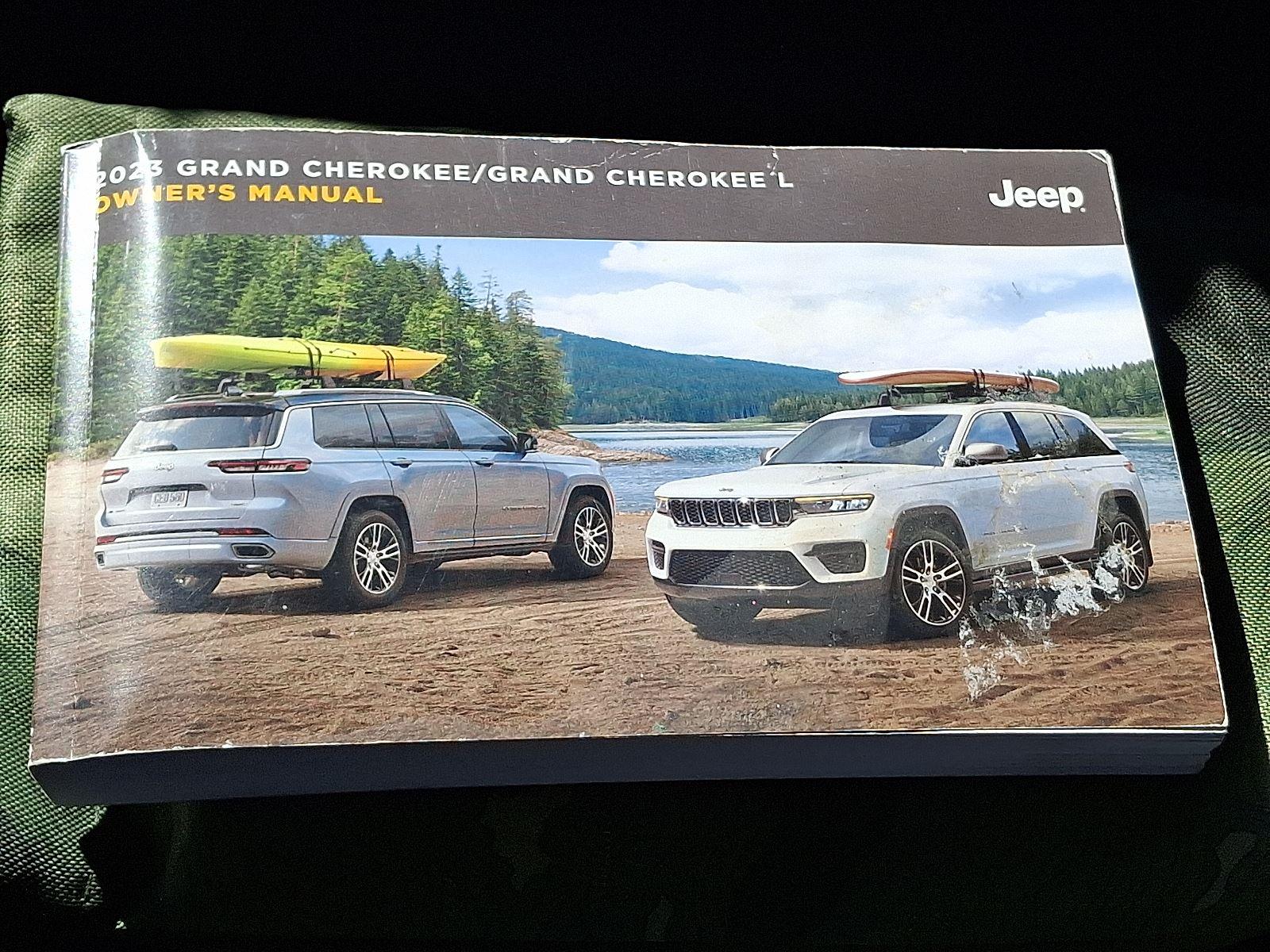 2023 Jeep Grand Cherokee Altitude photo 24