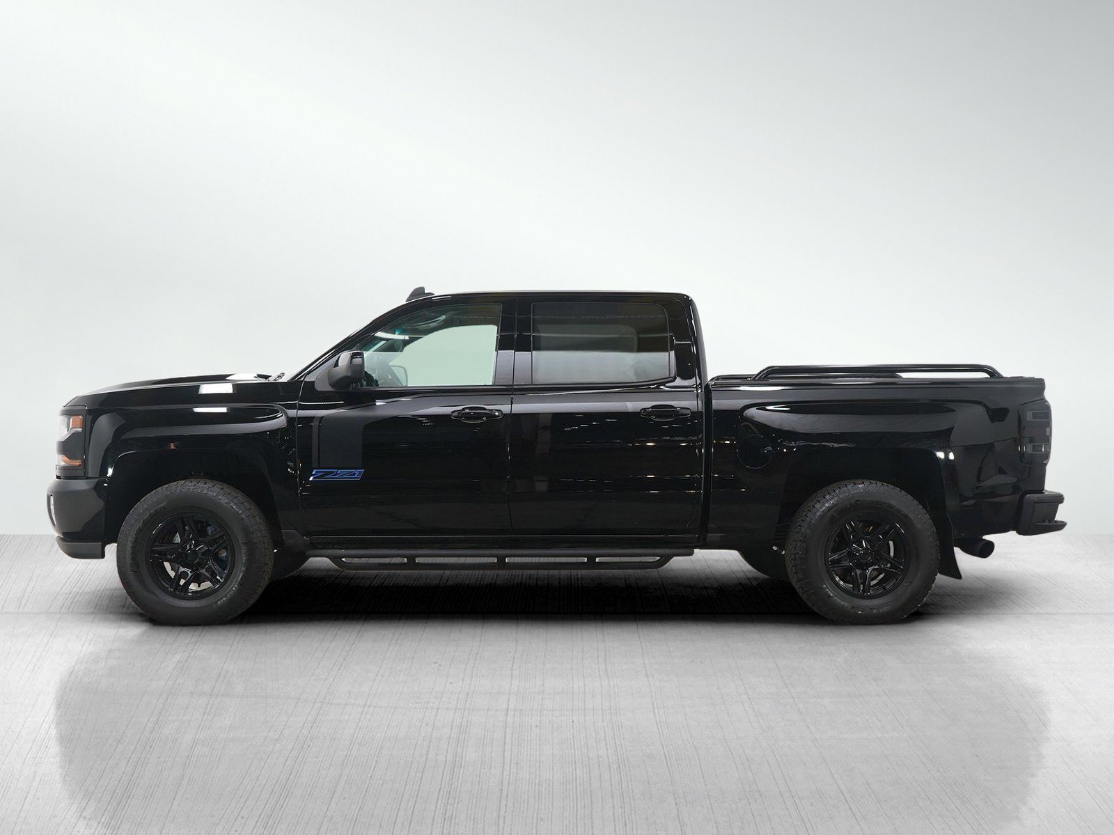 Used 2016 Chevrolet Silverado 1500 LT with VIN 3GCUKRECXGG344413 for sale in Roseville, Minnesota