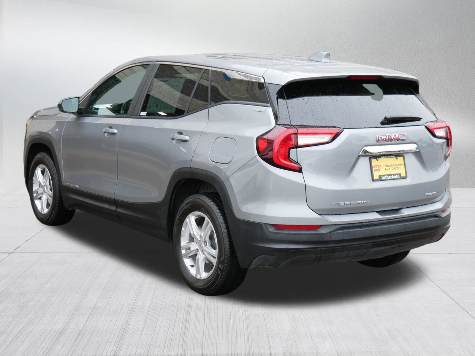 2024 Gmc Terrain SLE photo 3