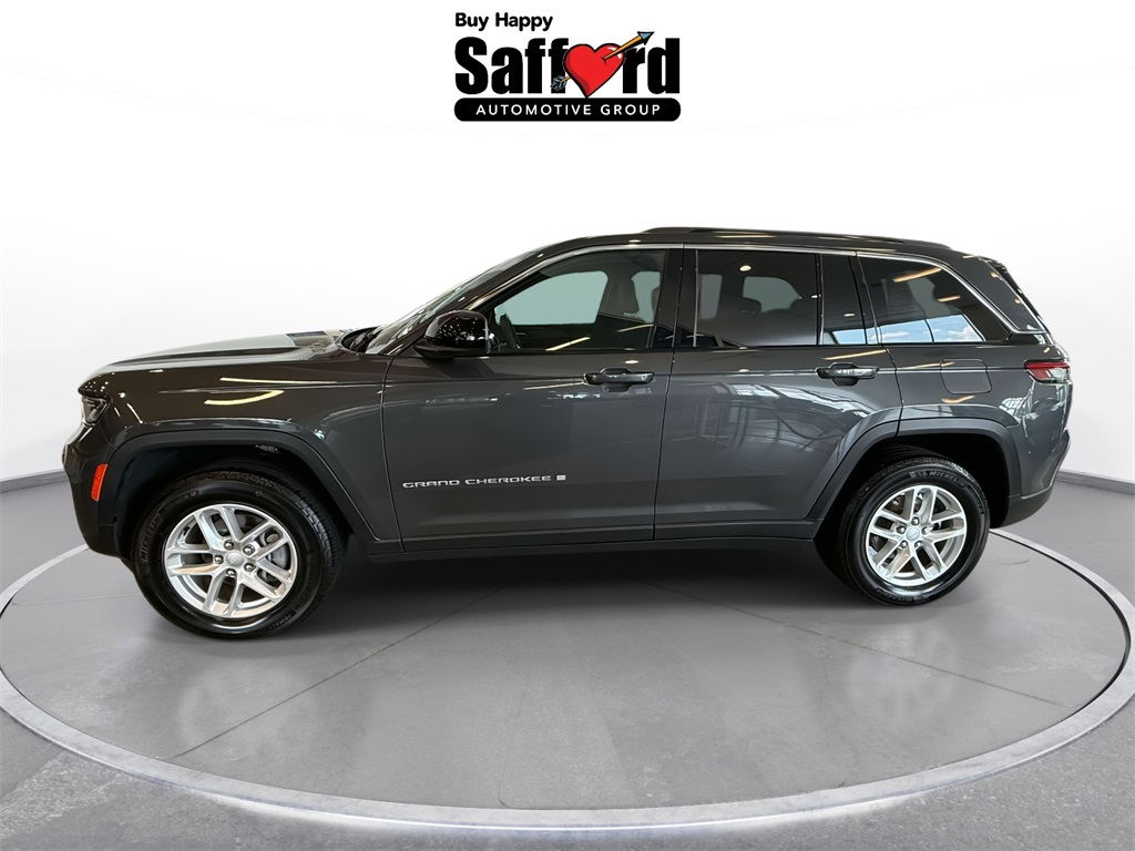 2025 Jeep Grand Cherokee Laredo photo 4