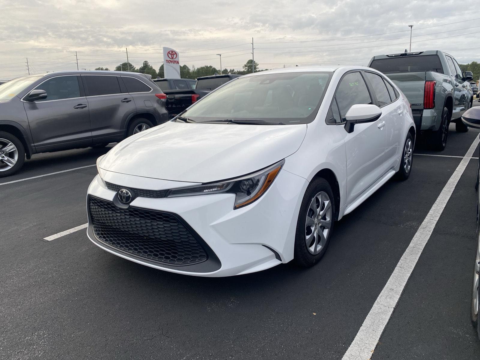 2020 Toyota Corolla LE photo 2