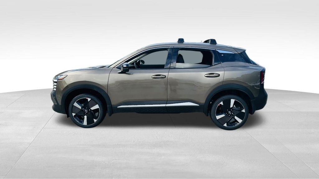 2026 Nissan Kicks SR photo 4