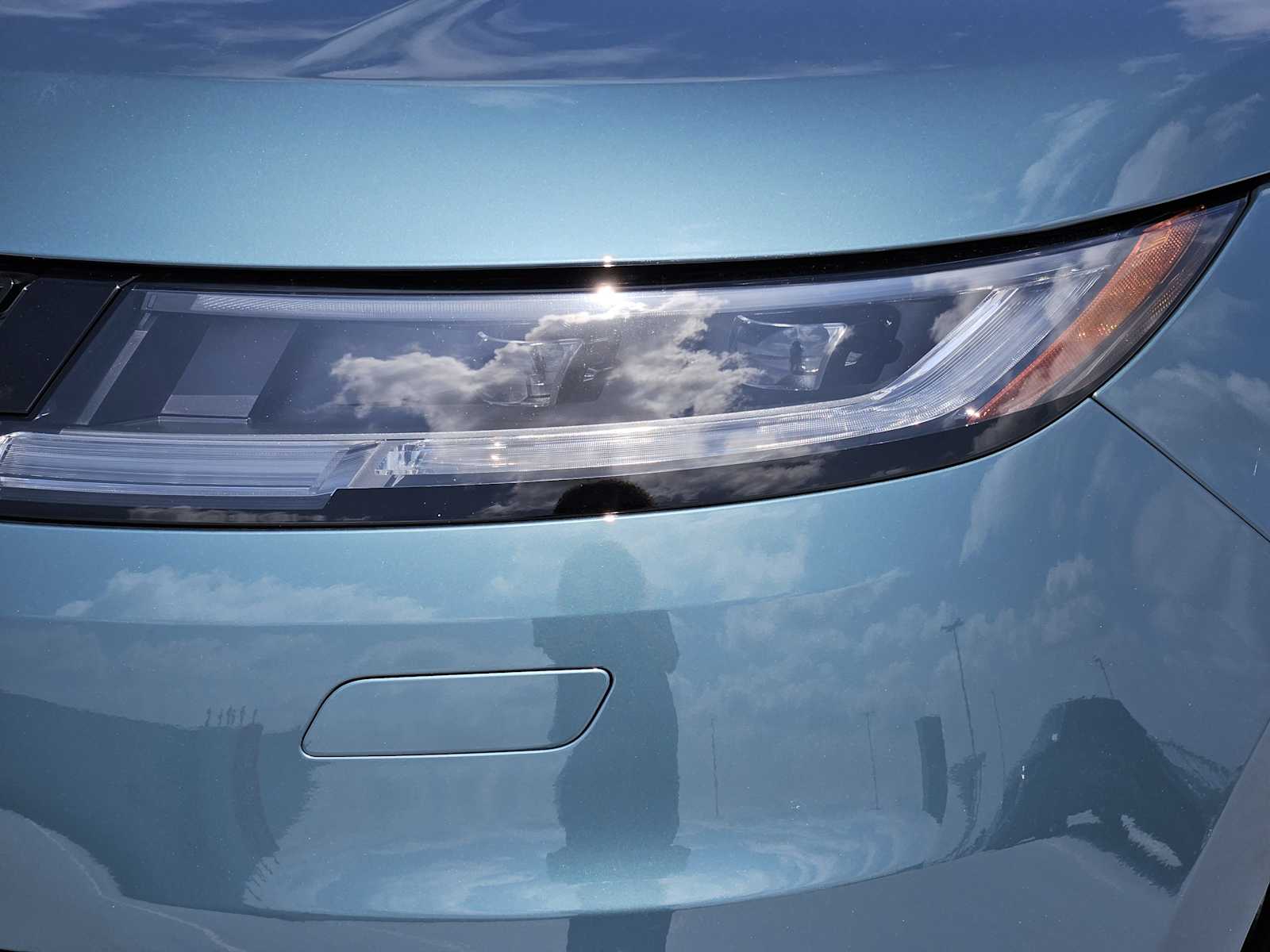 2025 Land Rover Range Rover Sport SE photo 8