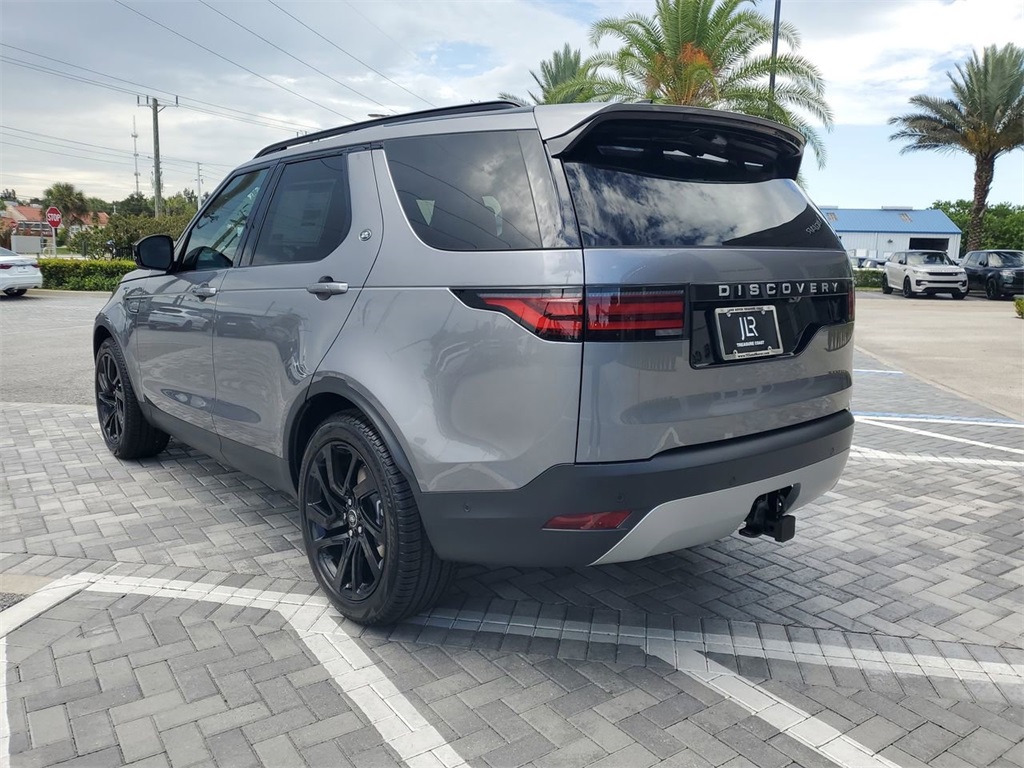 2025 Land Rover Discovery S photo 2