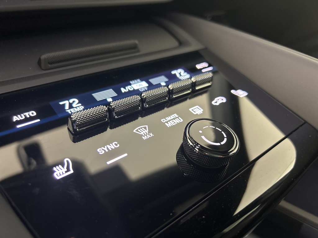 2025 Porsche Macan Electric 4 photo 20