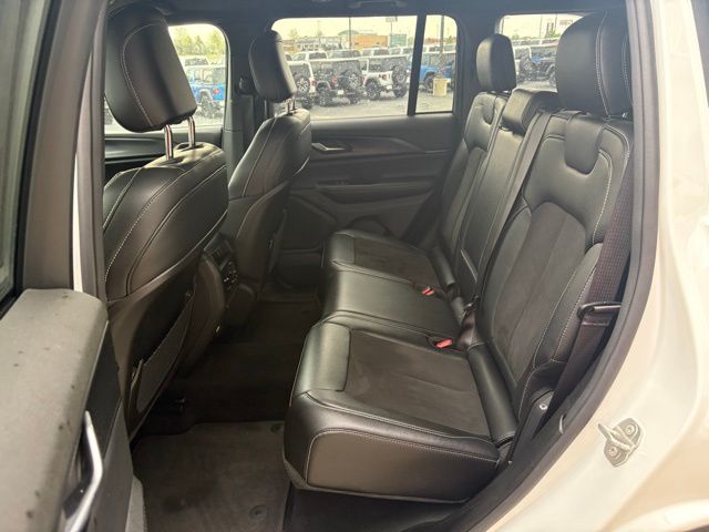 2024 Jeep Grand Cherokee Altitude photo 21