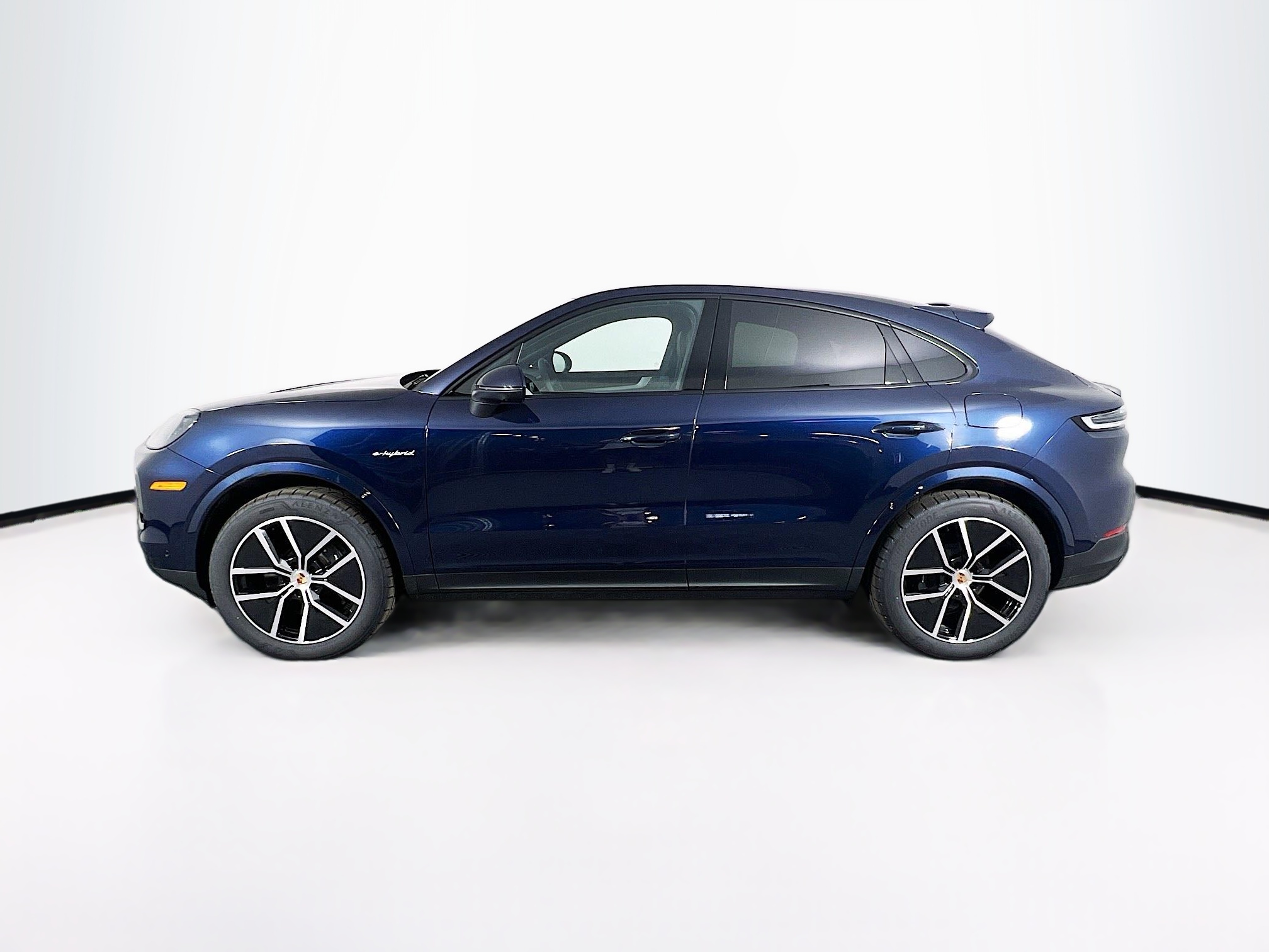 2025 Porsche Cayenne E-Hybrid Coupe photo 2