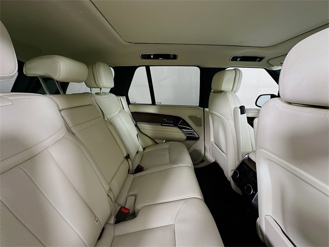 2025 Land Rover Range Rover SE photo 27